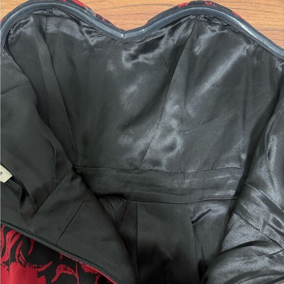 Jack Afalo Strapless Mini Dress in Burgundy/Black Floral Print. Size M. - Picture 8 of 12